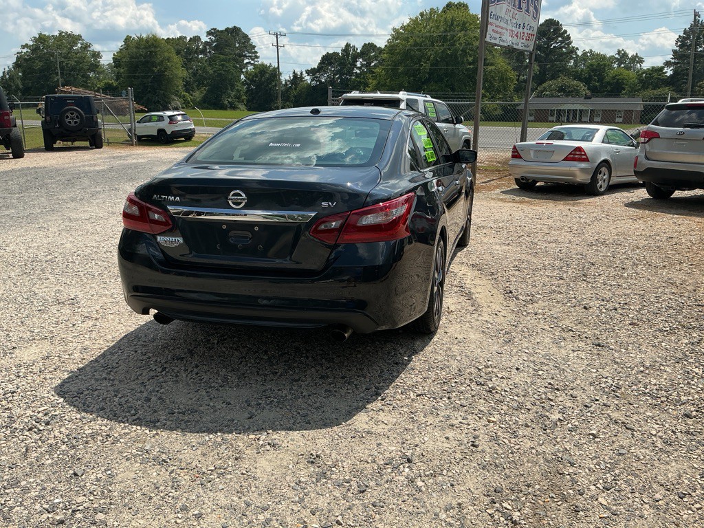 2018 Nissan Altima Image 8