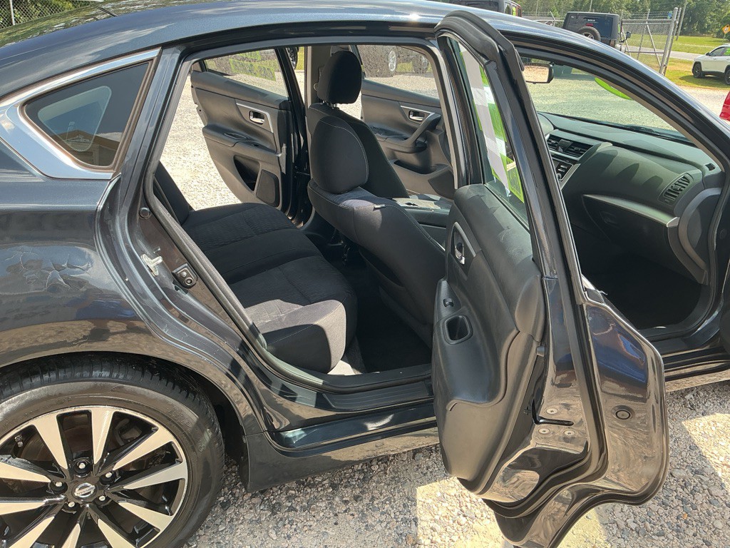 2018 Nissan Altima Image 9
