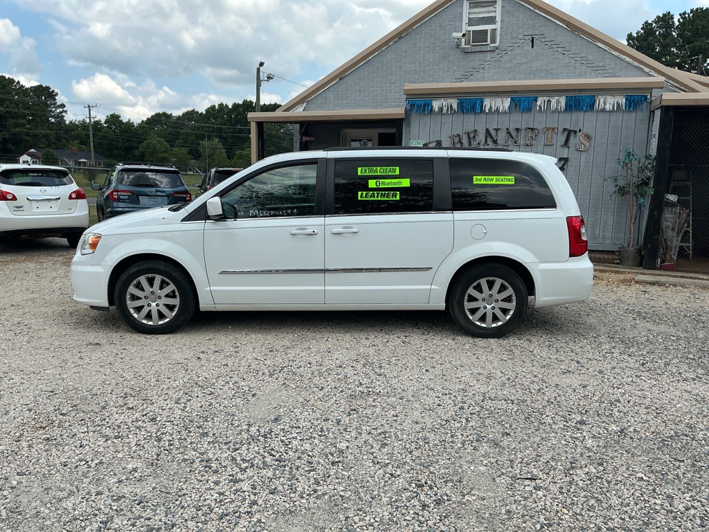 2016 Chrysler Town & Country Image 5