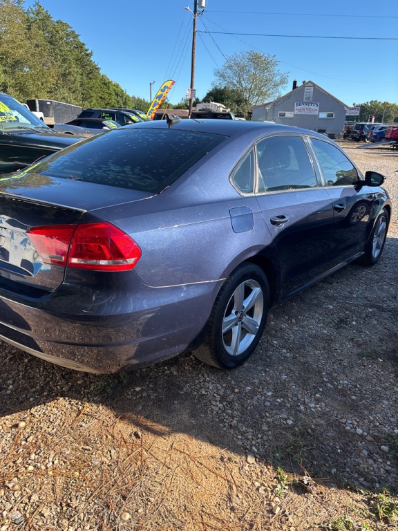 2012 Volkswagen Passat Image 2