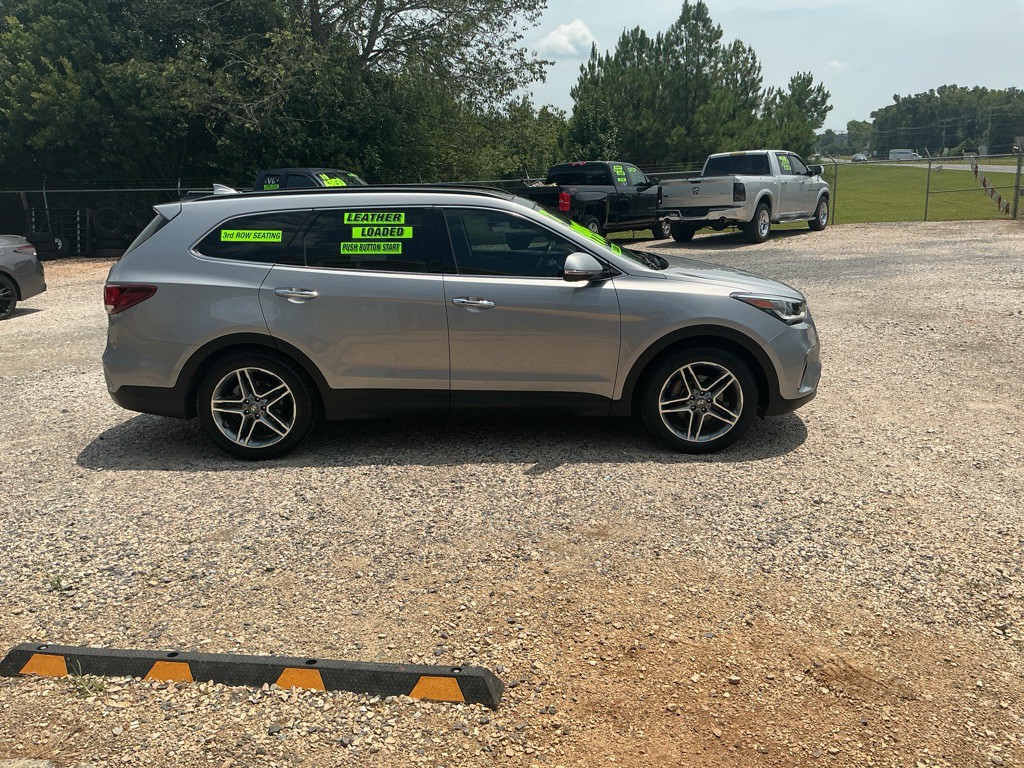 2017 Hyundai Santa Fe Image 4