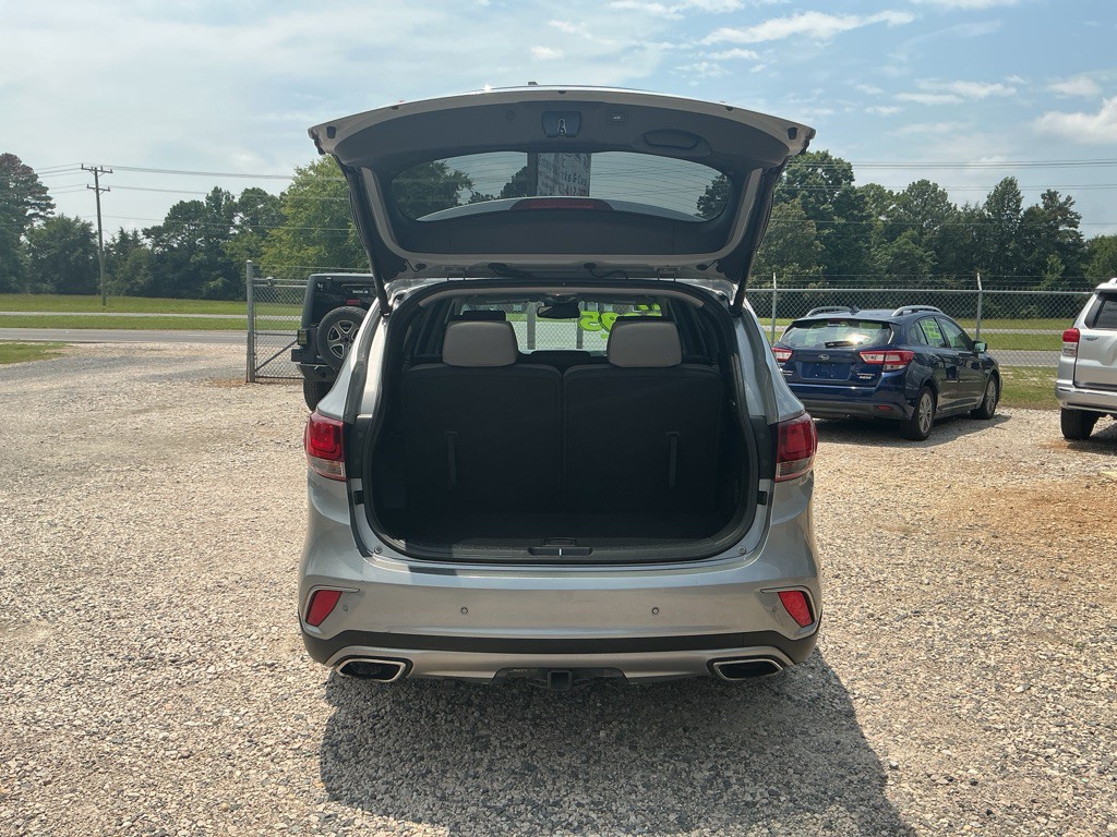 2017 Hyundai Santa Fe Image 9