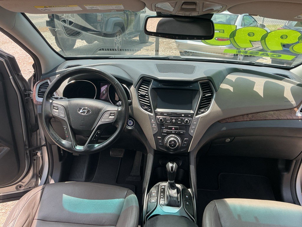 2017 Hyundai Santa Fe Image 13