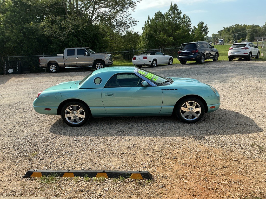 2002 Ford Thunderbird Image 4