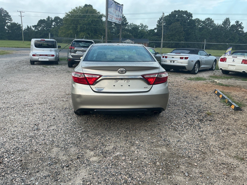 2017 Toyota Camry Image 7