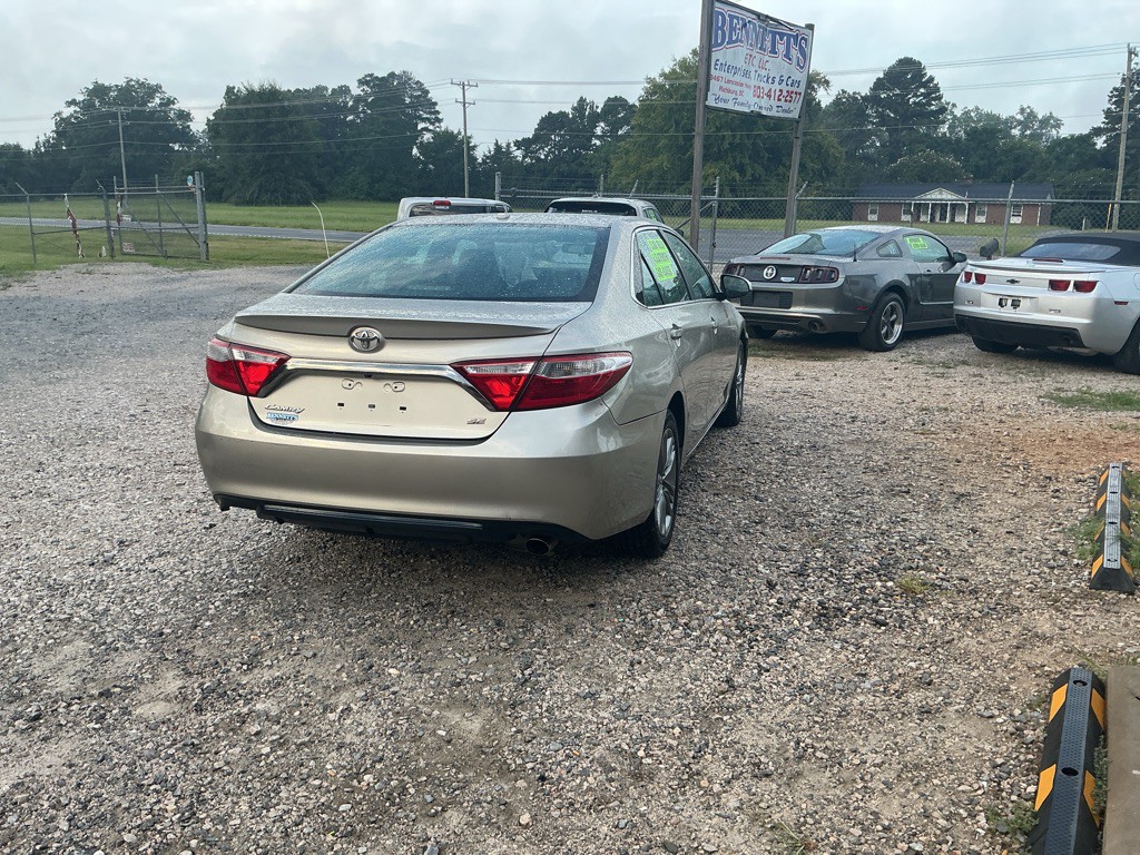 2017 Toyota Camry Image 8