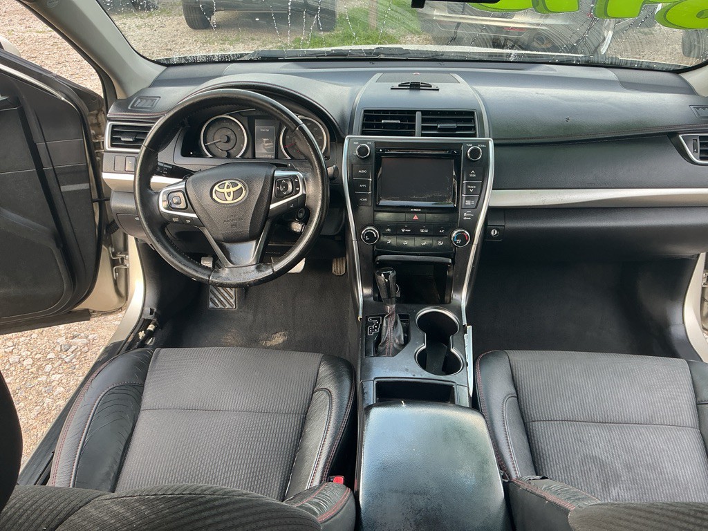 2017 Toyota Camry Image 11
