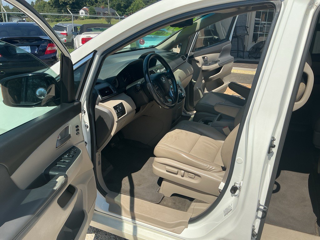 2012 Honda Odyssey Image 12