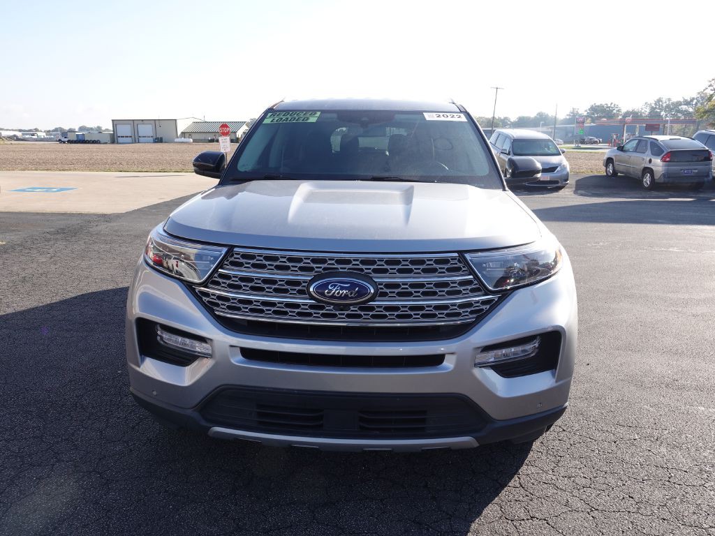2022 Ford Explorer Image 2