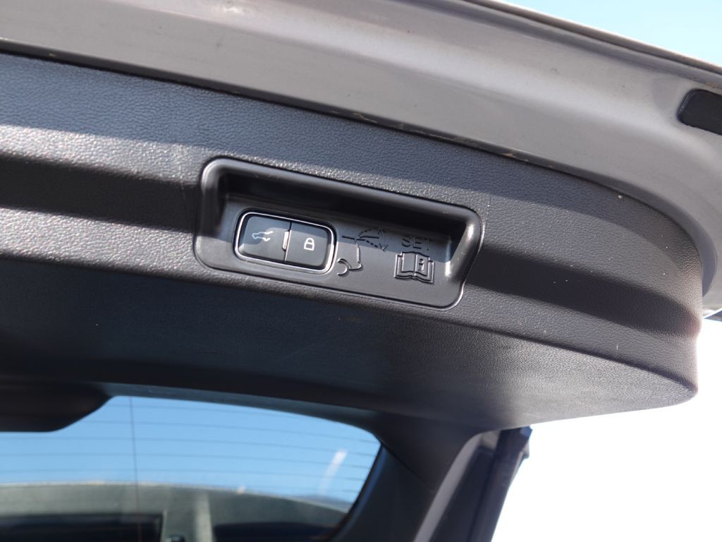 2022 Ford Explorer Image 6