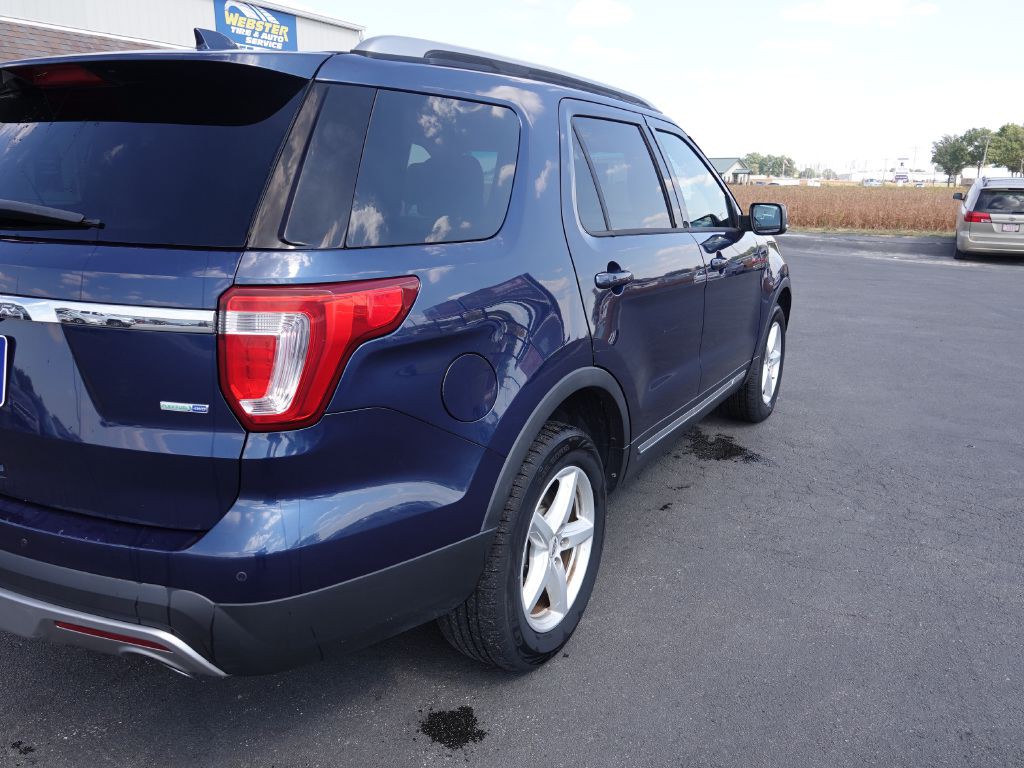 2016 Ford Explorer Image 2