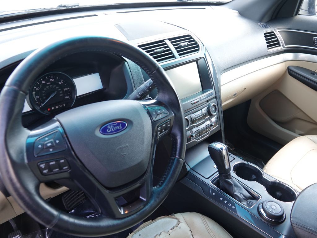 2016 Ford Explorer Image 8