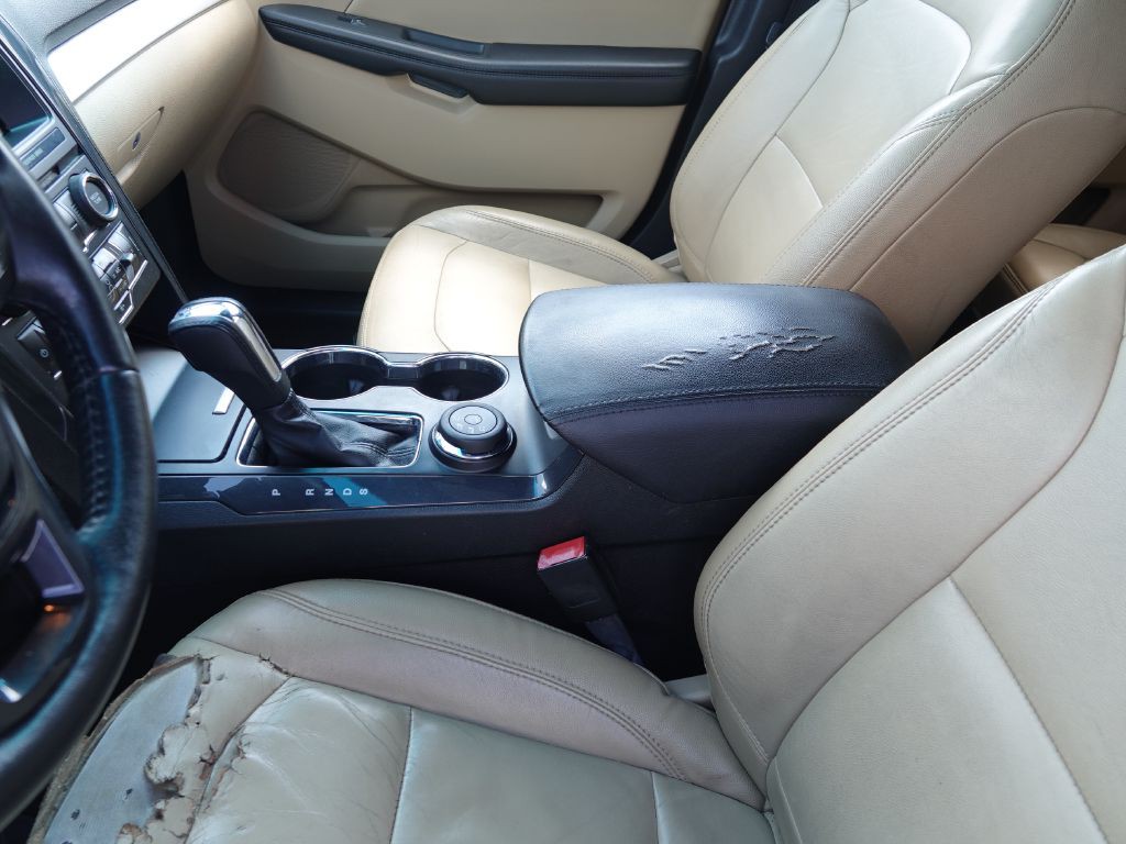 2016 Ford Explorer Image 9
