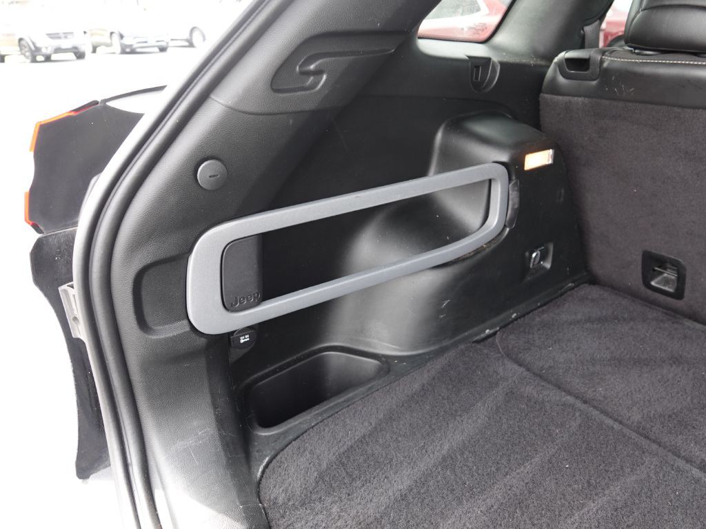 2018 Jeep Cherokee Image 9