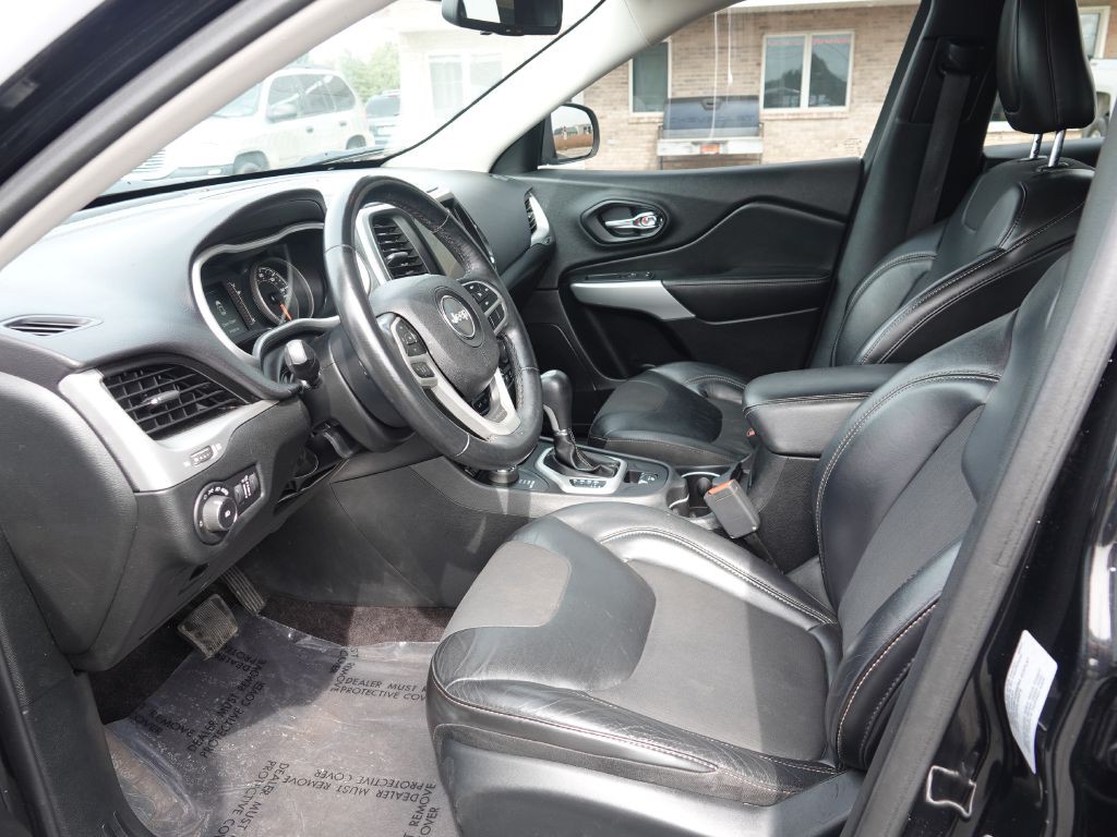 2018 Jeep Cherokee Image 16