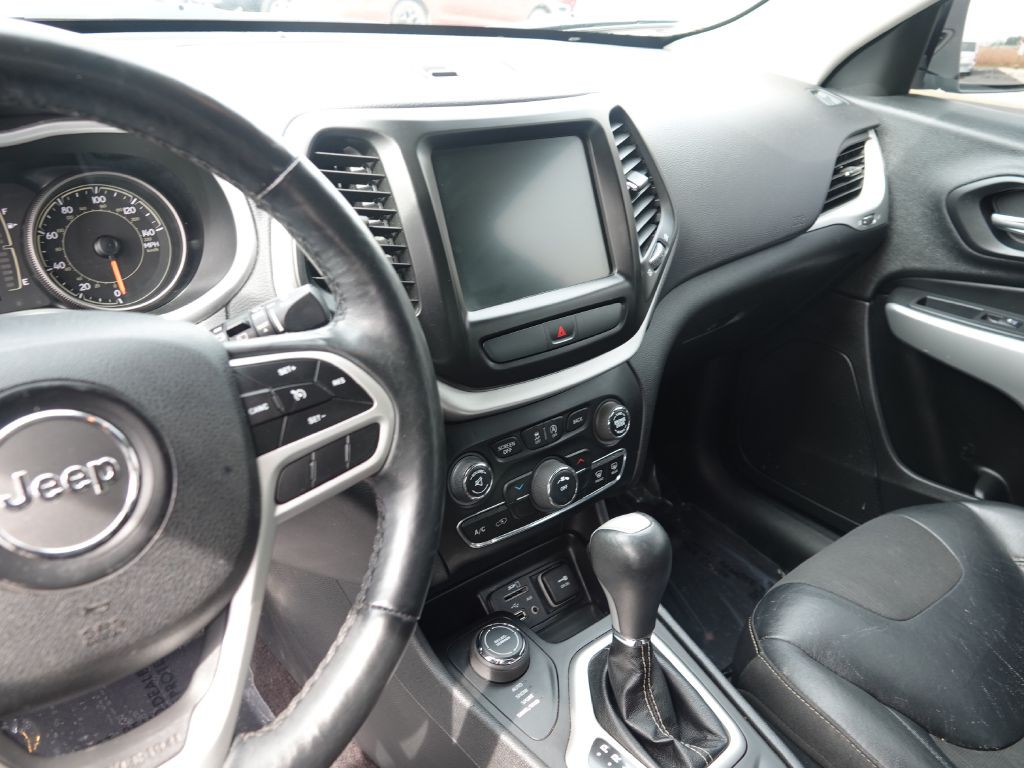 2018 Jeep Cherokee Image 18