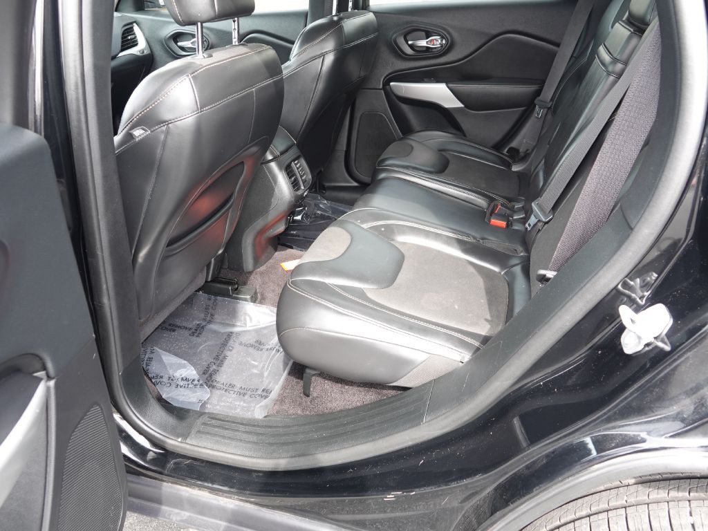 2018 Jeep Cherokee Image 23