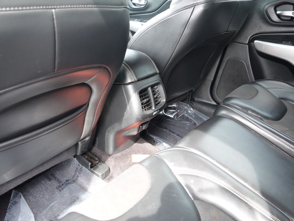 2018 Jeep Cherokee Image 24
