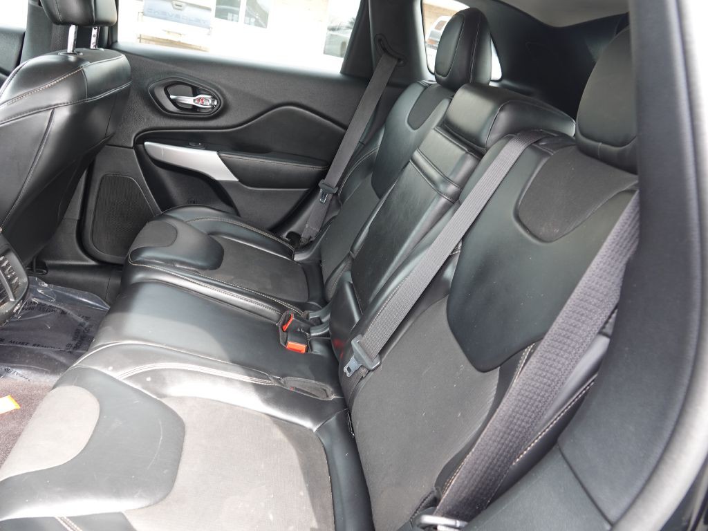 2018 Jeep Cherokee Image 25