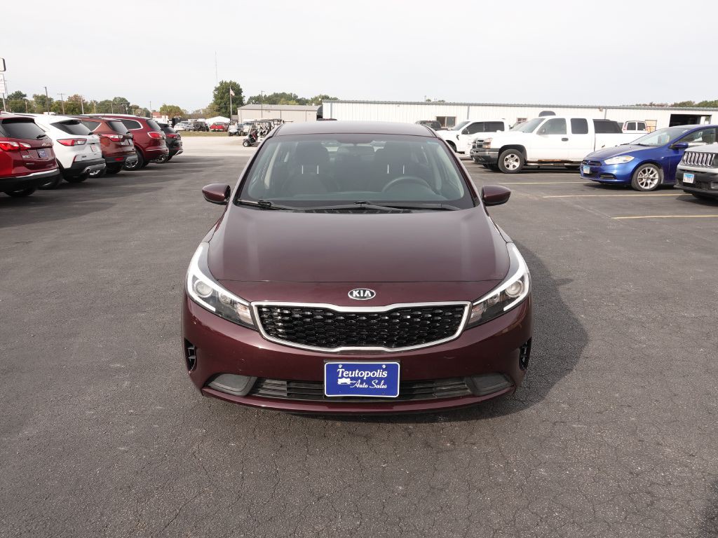 2017 Kia Forte Image 2