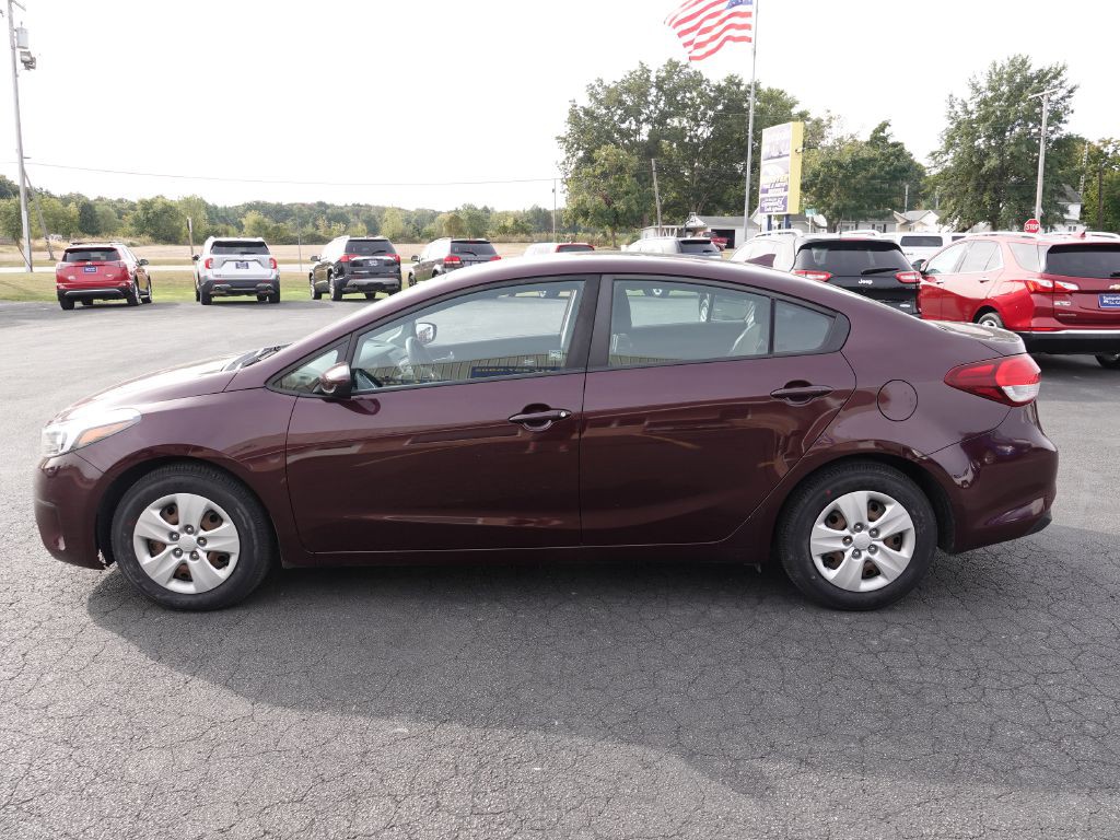 2017 Kia Forte Image 3