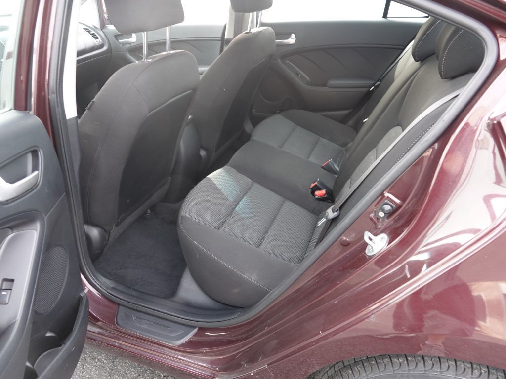 2017 Kia Forte Image 10