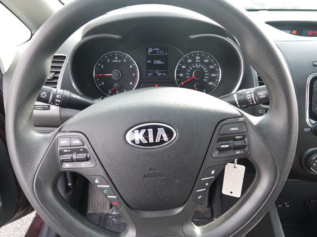 2017 Kia Forte Image 17