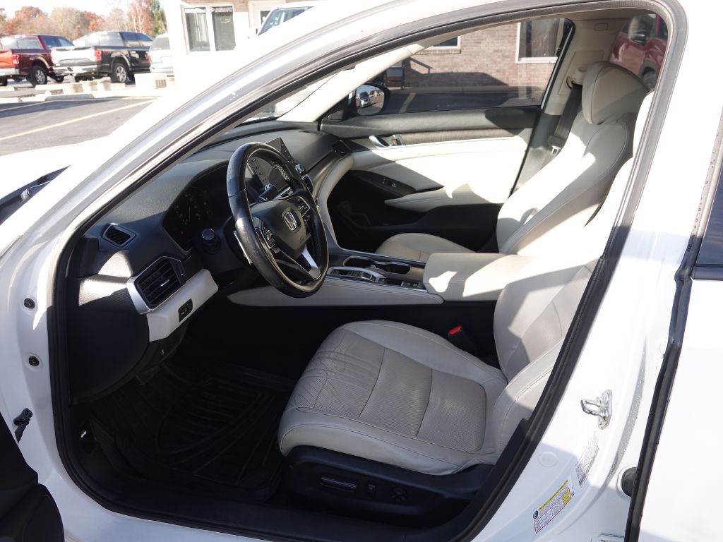 2018 Honda Accord Image 13