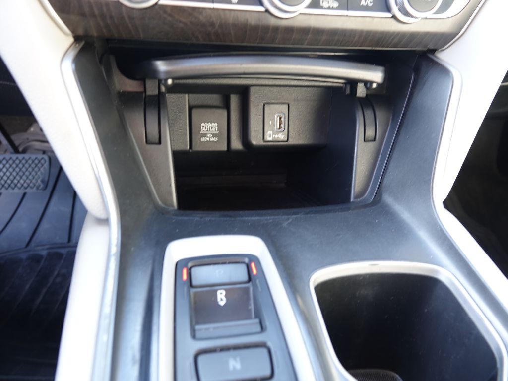 2018 Honda Accord Image 16