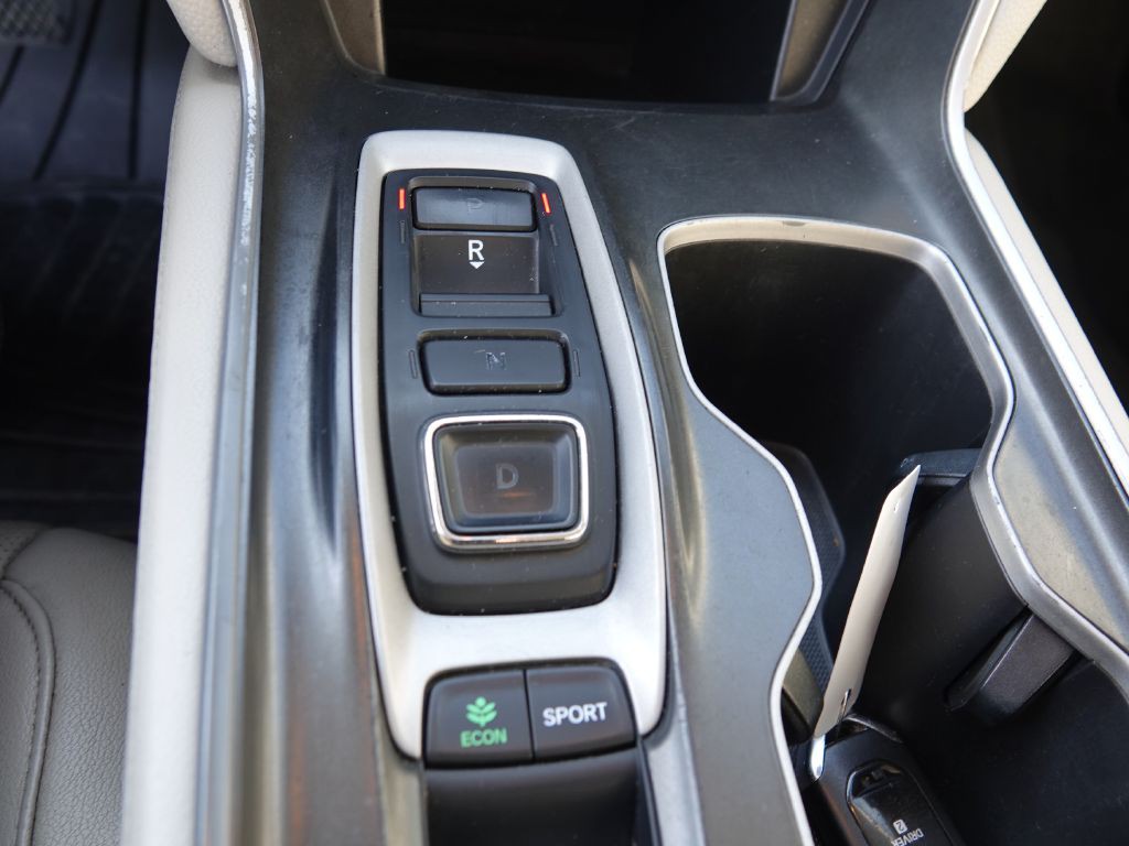 2018 Honda Accord Image 17