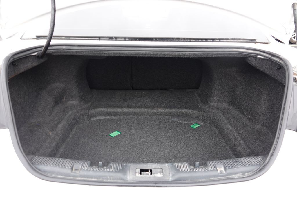 2017 Ford Taurus Image 5