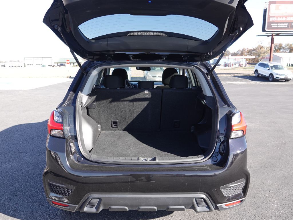 2022 Mitsubishi Outlander Image 6