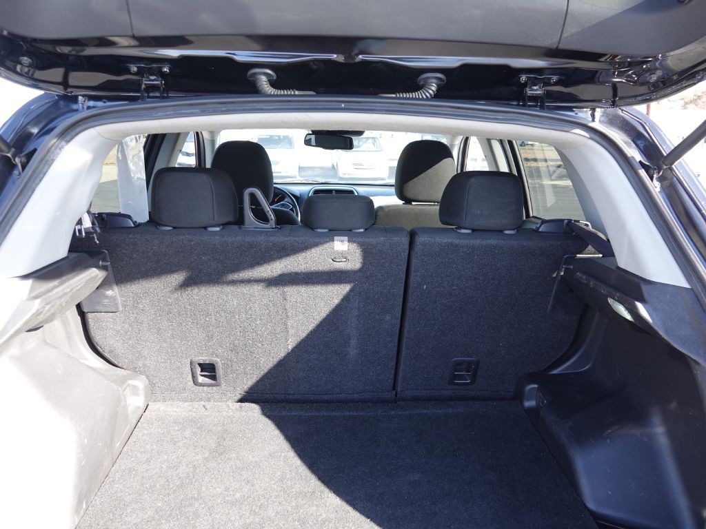 2022 Mitsubishi Outlander Image 7