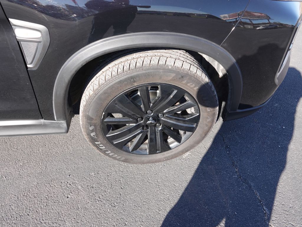 2022 Mitsubishi Outlander Image 13