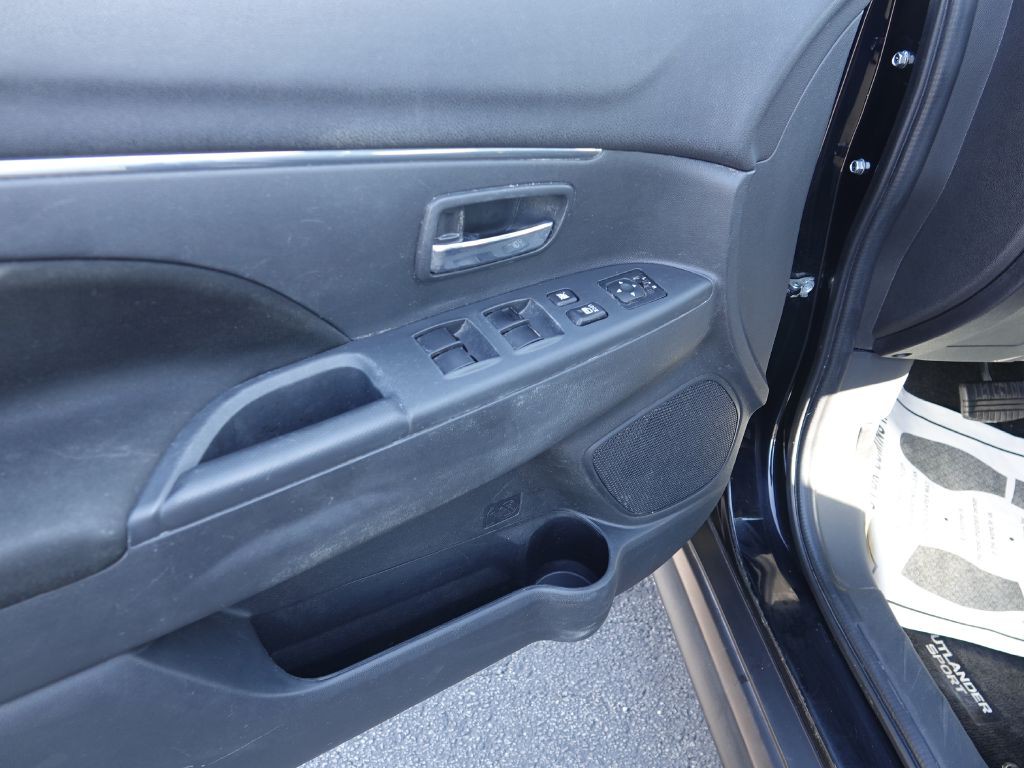 2022 Mitsubishi Outlander Image 15