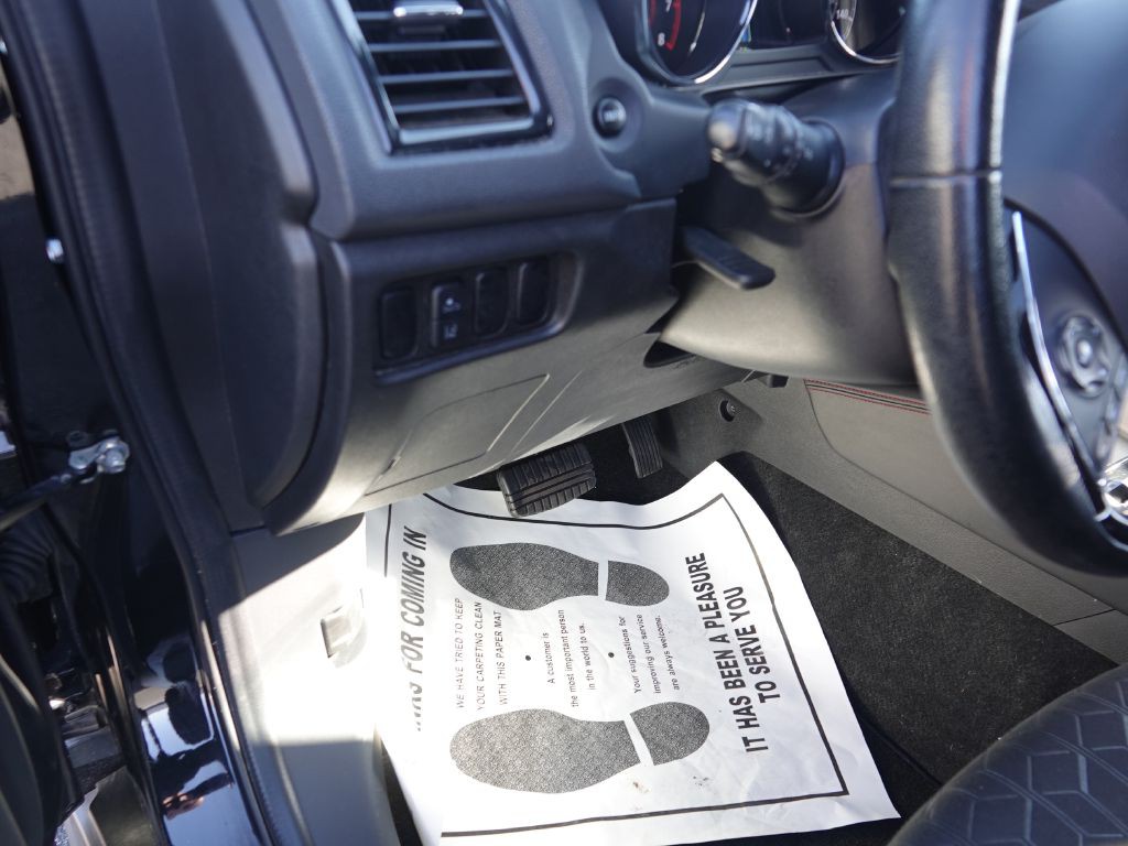 2022 Mitsubishi Outlander Image 16