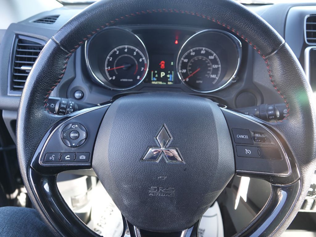 2022 Mitsubishi Outlander Image 18