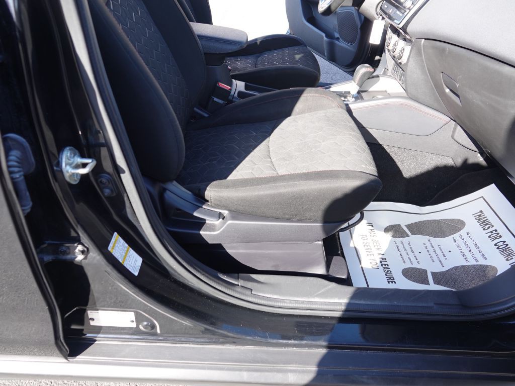 2022 Mitsubishi Outlander Image 28