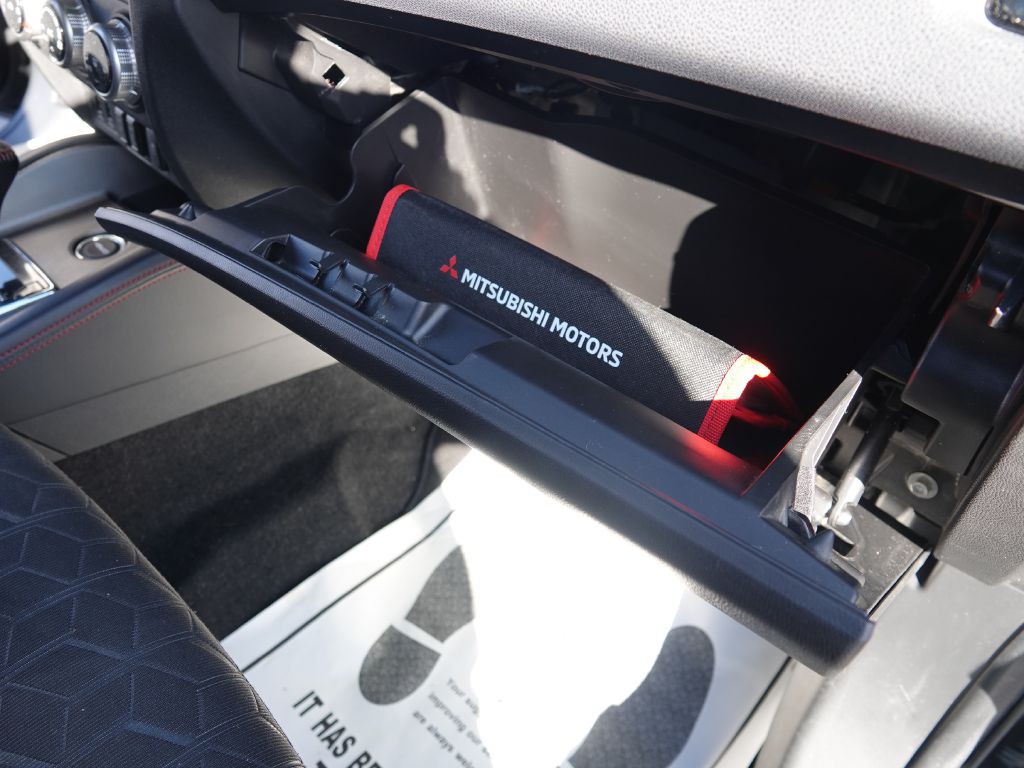 2022 Mitsubishi Outlander Image 29