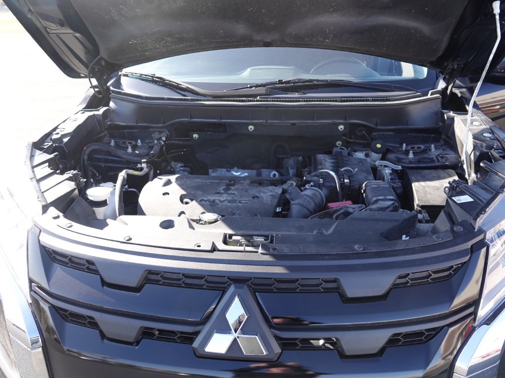 2022 Mitsubishi Outlander Image 30