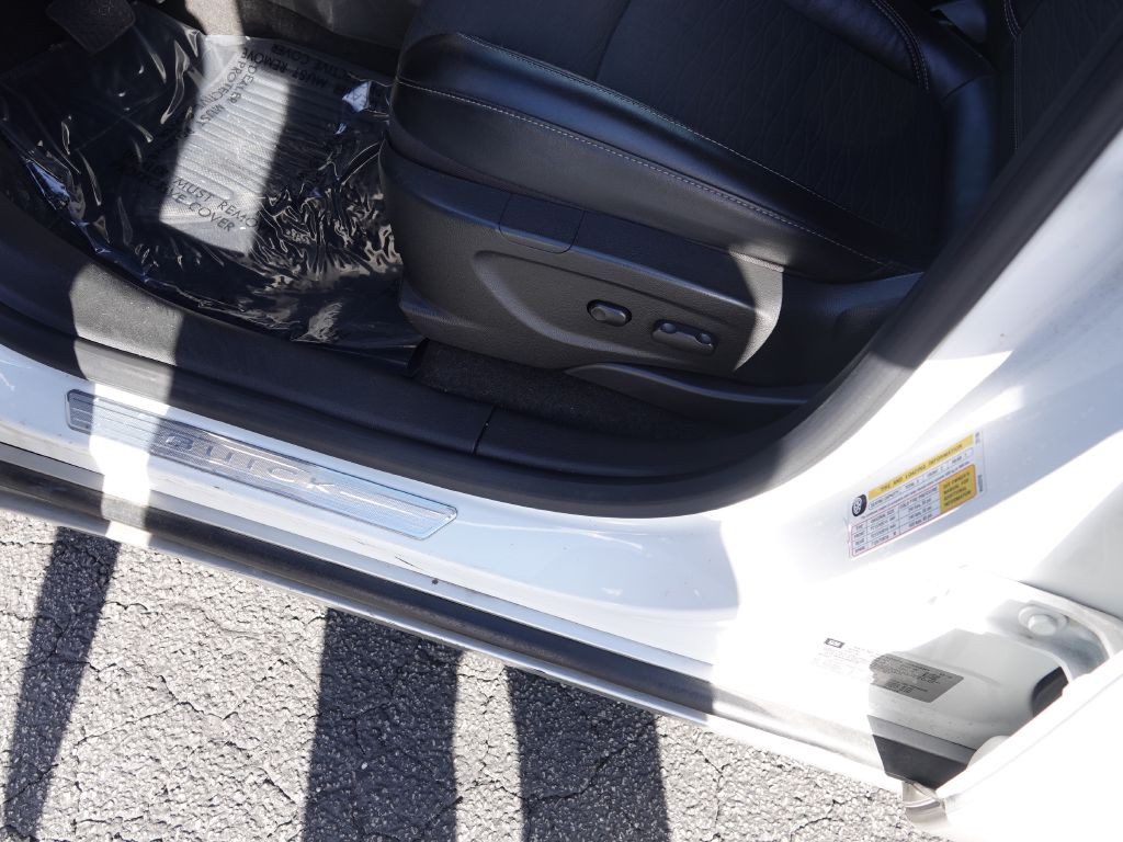 2016 Buick Enclave Image 11