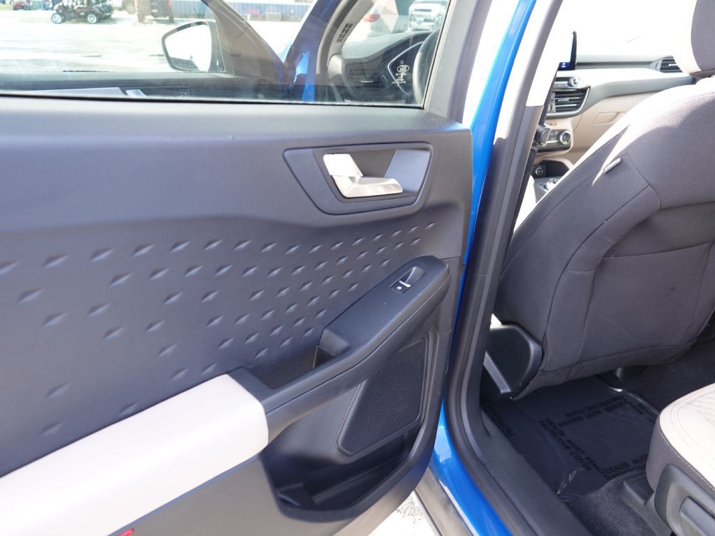 2020 Ford Escape Image 23