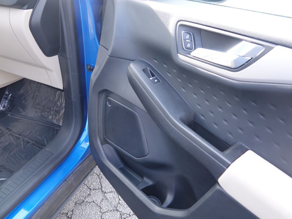 2020 Ford Escape Image 32