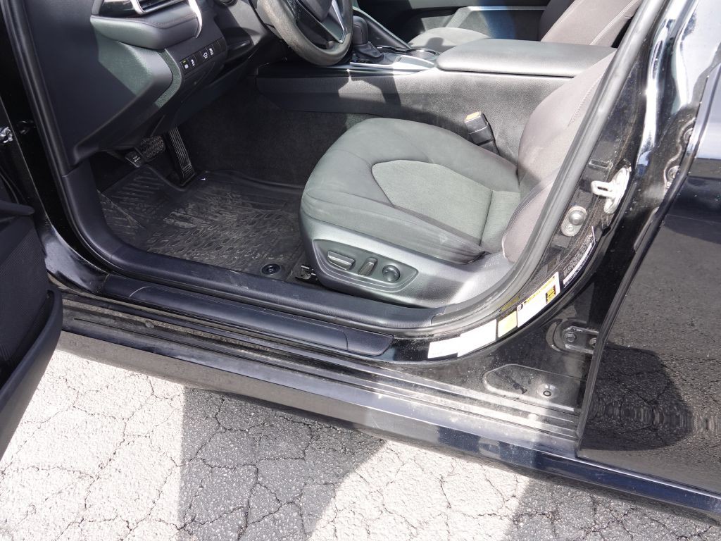 2020 Toyota Camry Image 10