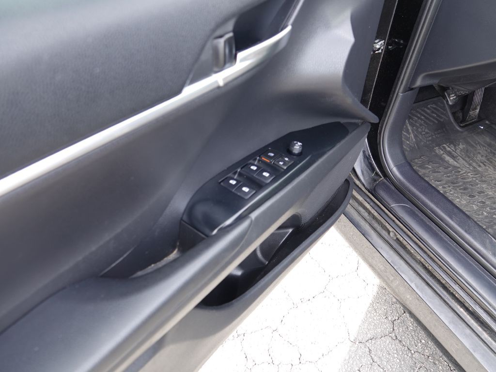 2020 Toyota Camry Image 11