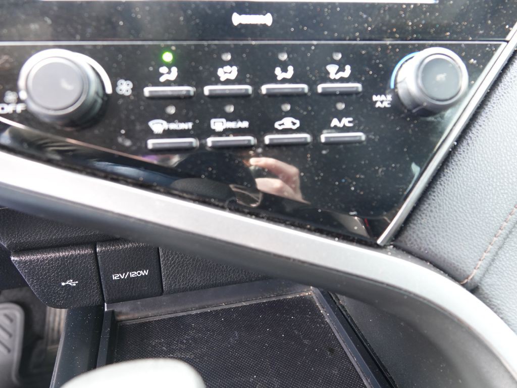 2020 Toyota Camry Image 18