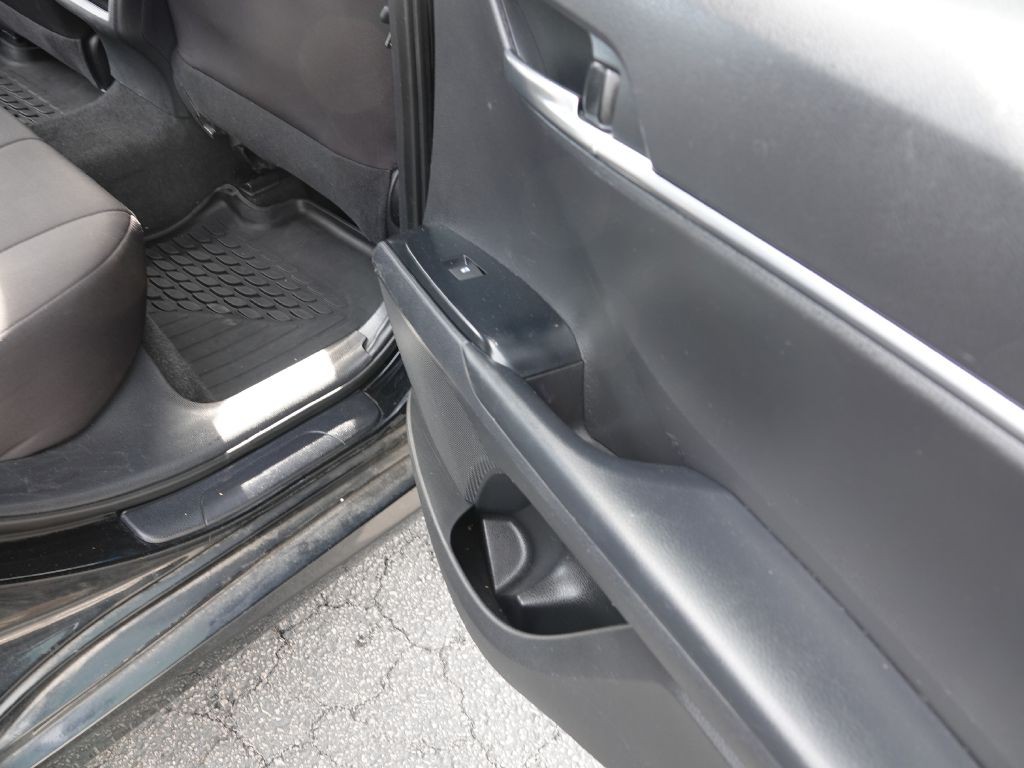 2020 Toyota Camry Image 25