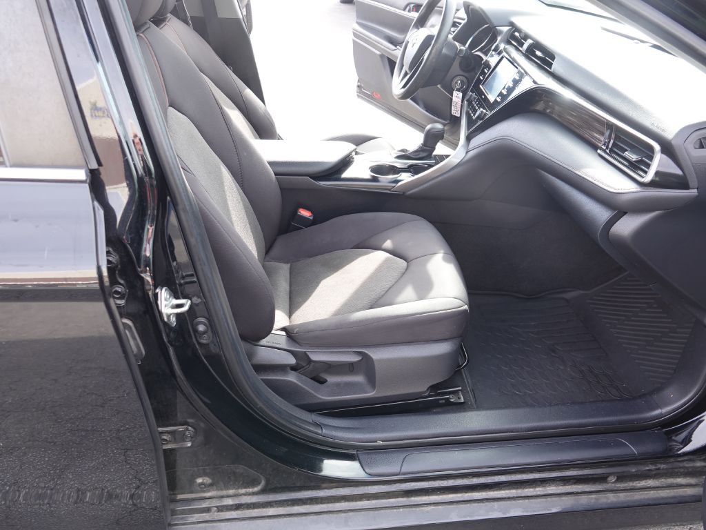 2020 Toyota Camry Image 28