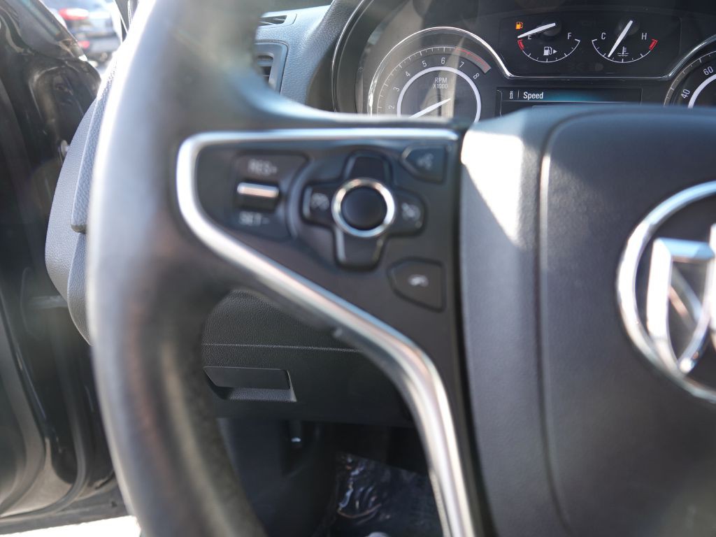 2017 Buick Regal Image 16