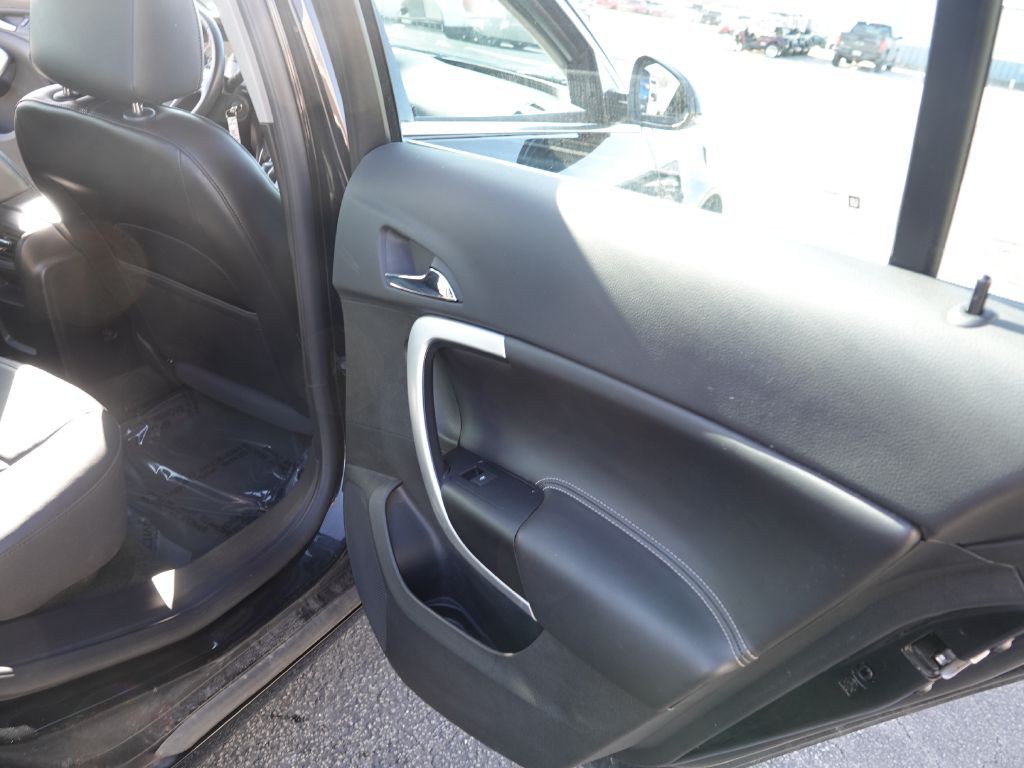 2017 Buick Regal Image 32